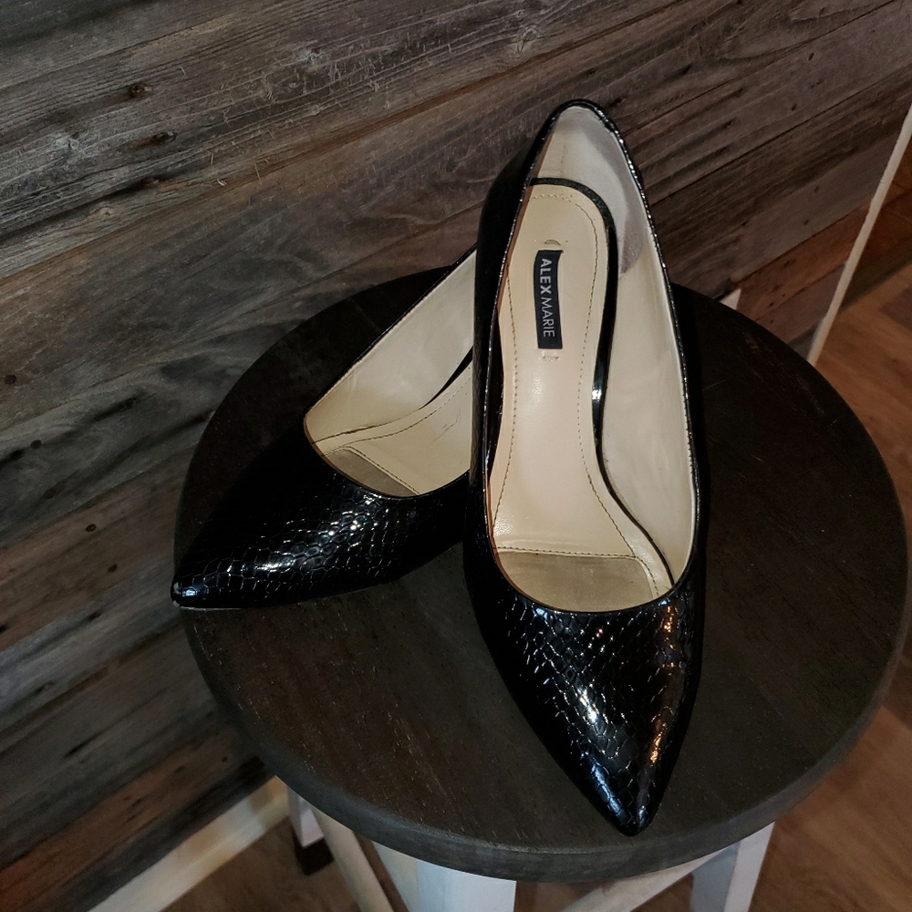 🤩Black 2in Heels🤩